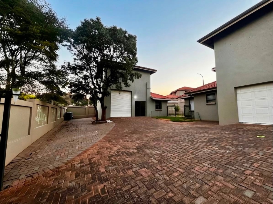 4 Bedroom Property for Sale in Boschdal North West
